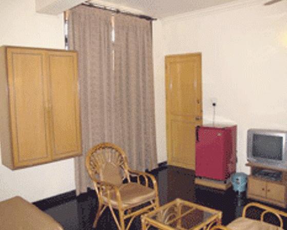 The Cottage Мумбай Екстериор снимка