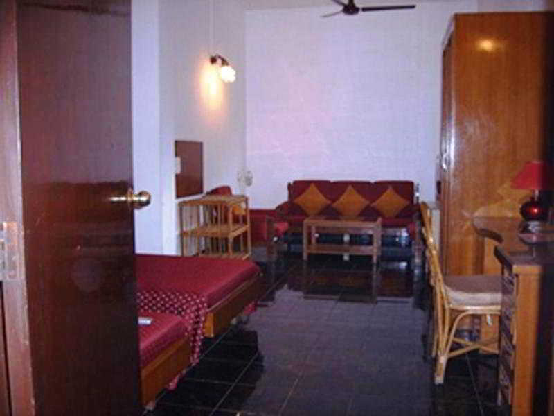 The Cottage Мумбай Екстериор снимка